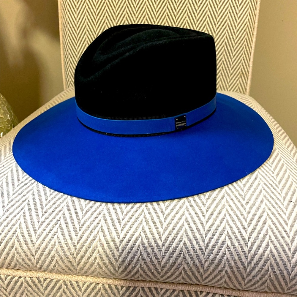 Henri Bendel Signature Fedora NWT